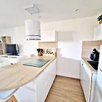 Апартаменты Hameau Des Pins - & Piscine - Clim & Wifi Сен-Рафаэль