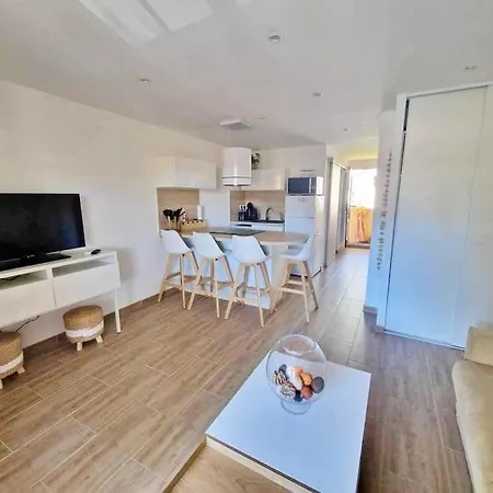 Hameau Des Pins - & Piscine - Clim & Wifi 아파트